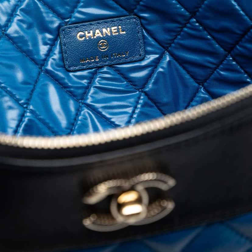 Chanel Large Bicolor Sheepskin Mademoiselle Zip Clutch Blue Leather Very good condition - Box View