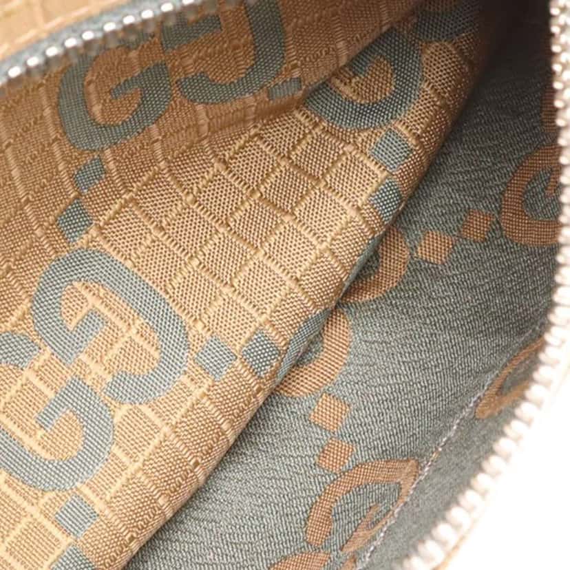 Gucci GG Ripstop Nylon Belt Bag Brown Very good condition - Model View