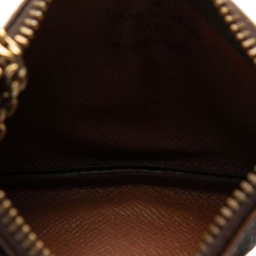 Louis Vuitton Monogram Key Pouch Brown Very good condition - Model View