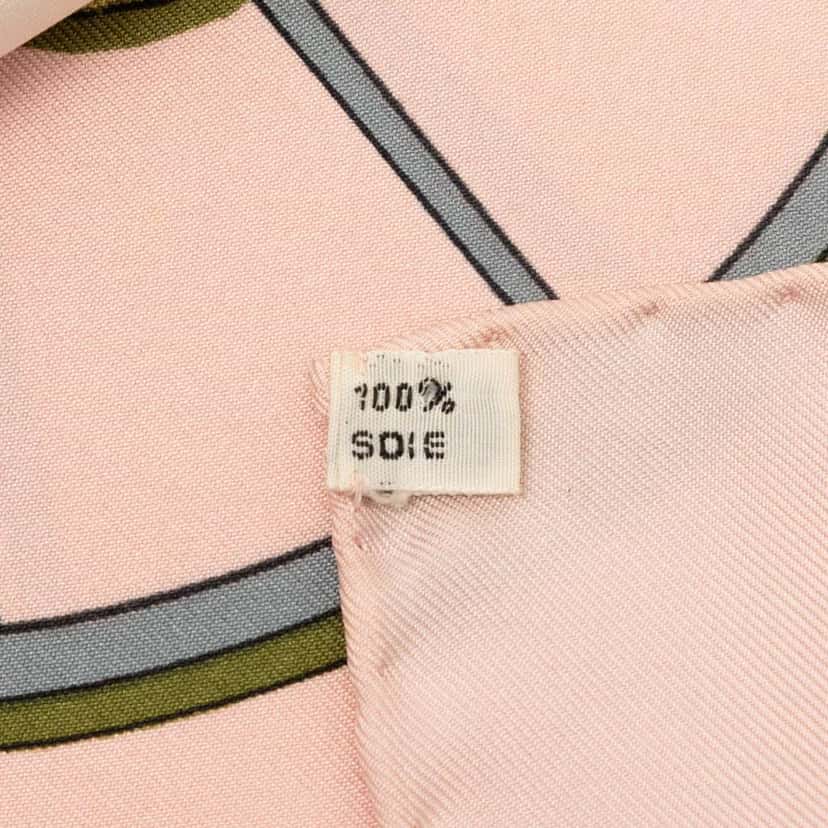 Hermès Springs Silk Scarf 90 Pink Silk Very good condition - Model View