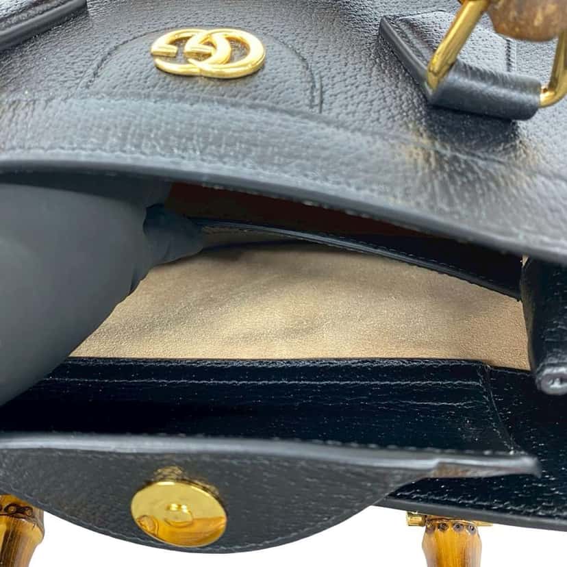 Gucci Medium Leather Bamboo Diana Satchel Black Leather Very good condition - Model View