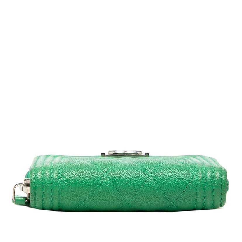 Chanel Quilted Caviar Boy Coin Pouch Green Leather Very good condition - Inside View