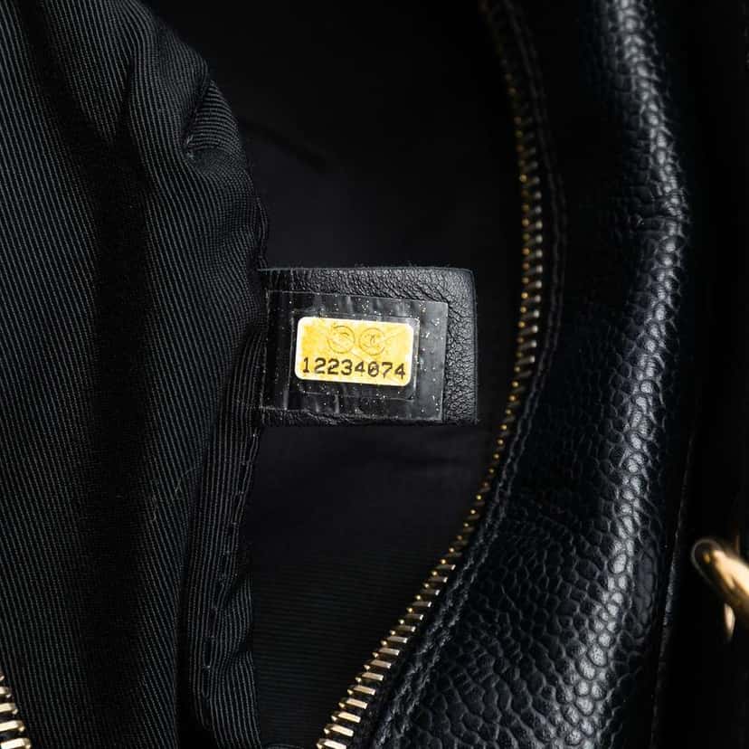 Chanel Petite Caviar Timeless Tote Black Leather Very good condition - Box View