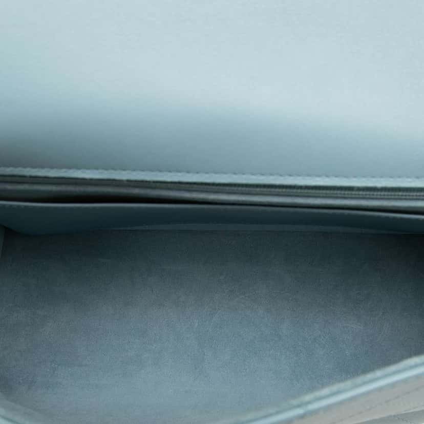 Chanel CC Quilted Lambskin Top Handle Flap Blue Leather Very good condition - Model View