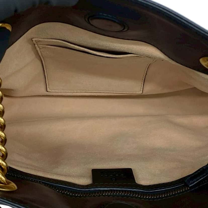 Gucci Medium GG Marmont Matelasse Leather Chain Shoulder Bag Black Leather Very good condition - Inside View