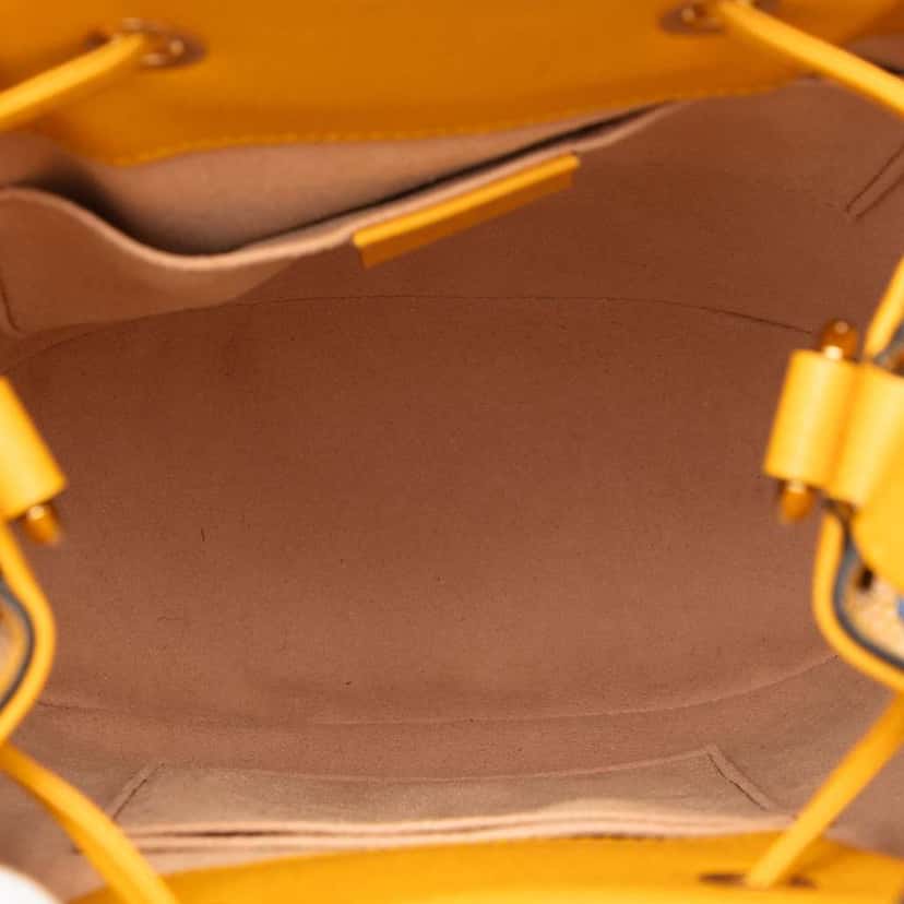 Gucci Small GG Supreme Flora Ophidia Bucket Bag Beige Canvas Very good condition - Model View