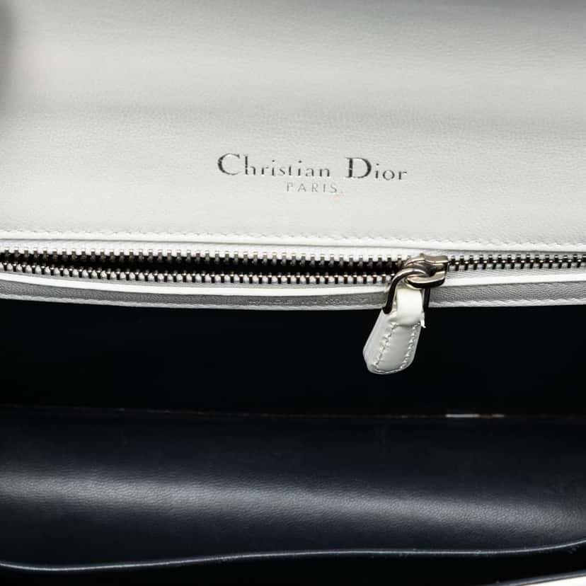 Dior Medium Patent Microcannage Diorama Flap White Leather Very good condition - Model View