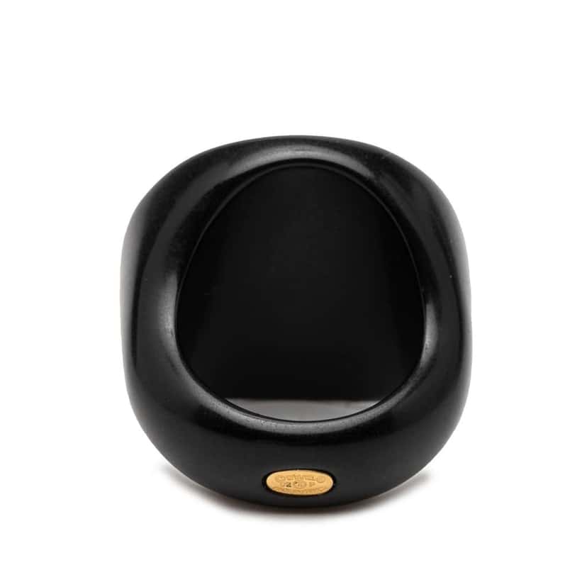 Chanel Resin and Gold Tone CC Logo Camellia Ring Black Very good condition - Inside View