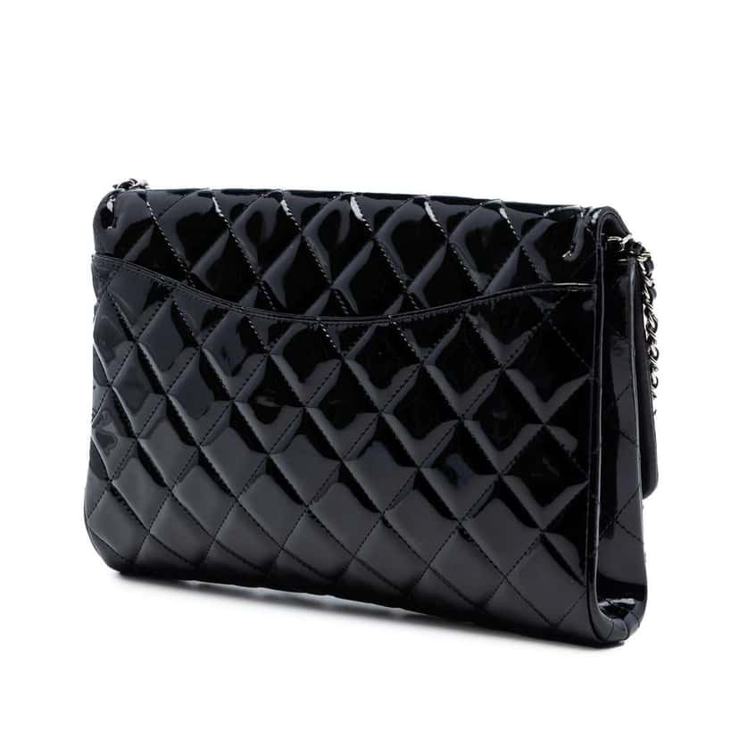 Chanel CC Quilted Patent Clutch With Chain Black Leather Very good condition - Back View