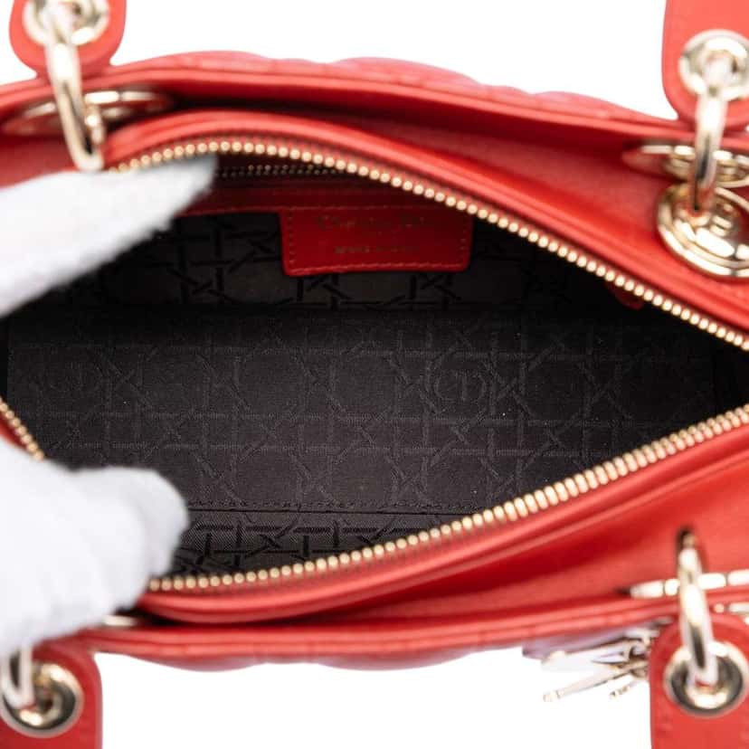 Dior Medium Lambskin Cannage Lady Dior Red Leather Very good condition - Model View