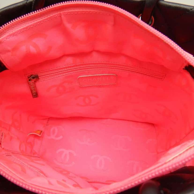 Chanel Medium Lambskin Cambon Ligne Tote Black Leather Very good condition - Model View