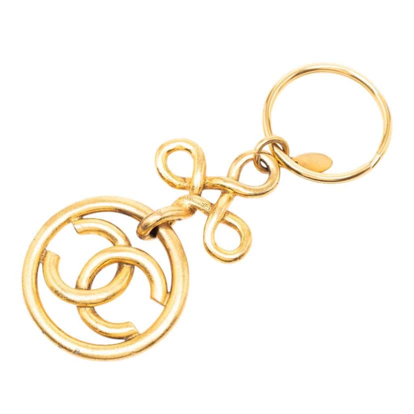 Chanel Gold Plated CC Medallion Key Ring Bag Charm Gold Metal Very good condition - Back View