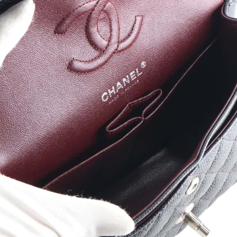 Chanel Small Classic Caviar Double Flap Black Leather Very good condition - Model View