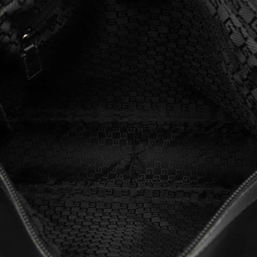 Gucci Nylon Crossbody Black Very good condition - Model View