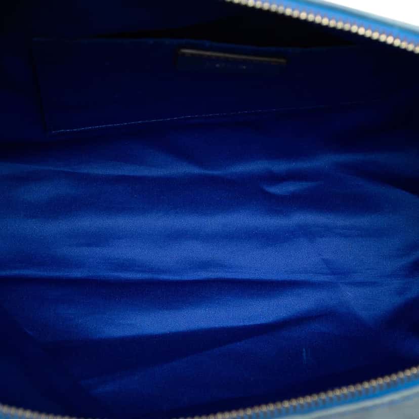 Fendi Metallic Calfskin Vitello Savana Forever Crossbody Blue Leather Very good condition - Model View