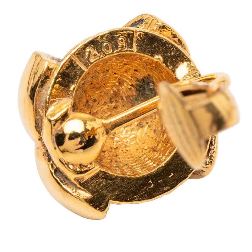 Chanel CC Gold Plated Round Clip On Earrings Gold Metal Very good condition - Model View