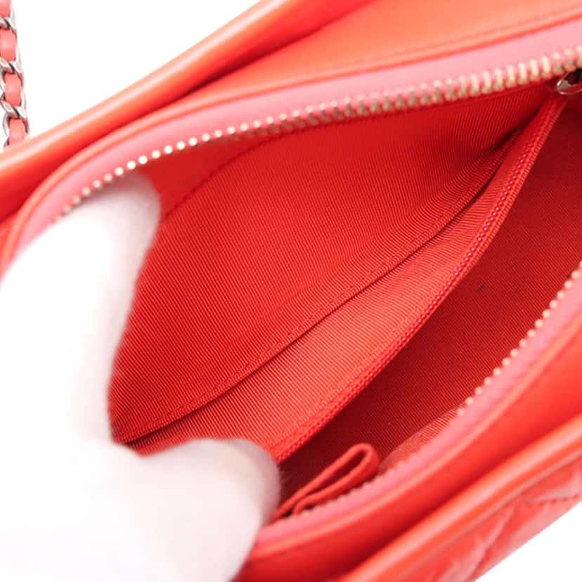 Chanel Small Aged Calfskin Gabrielle Crossbody Red Leather Very good condition - Model View