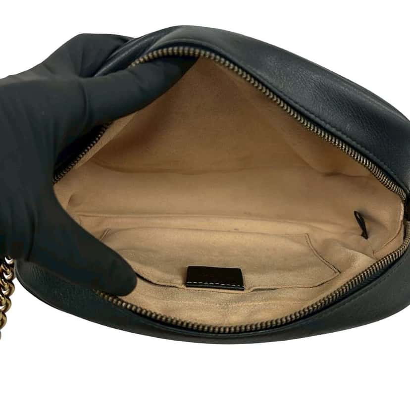 Gucci Small GG Marmont Matelasse Leather Crossbody Black Leather Very good condition - Inside View