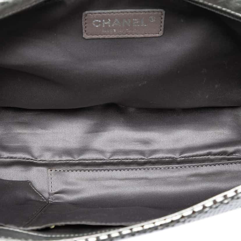 Chanel Metallic Glazed Calfskin Perforated Rodeo Drive Flap Silver Leather Very good condition - Model View