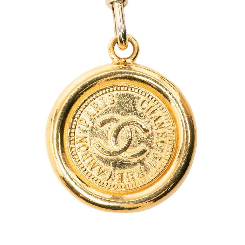 Chanel Gold Plated CC Medallion Triple Chain Belt Gold Metal Very good condition - Back View