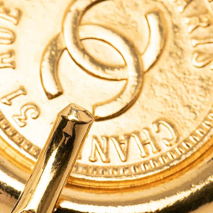 Chanel Gold Plated CC Medallion Triple Chain Belt Gold Metal Very good condition - Box View