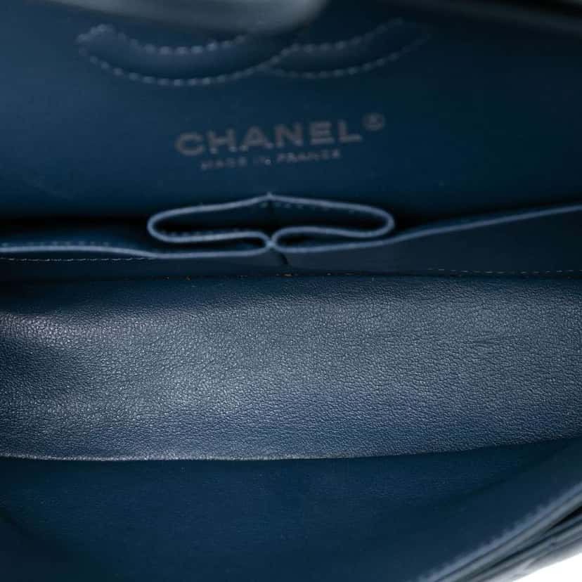 Chanel Small Classic Lambskin Double Flap Blue Leather Very good condition - Model View