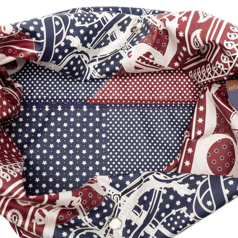 Hermès Silk Eperon d Or Bandana Sac Musardine Insert Pouch Red Silk Very good condition - Model View