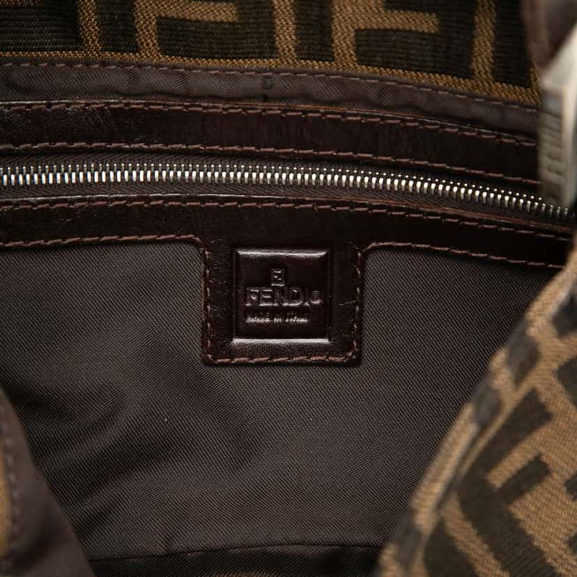 Fendi Zucca Canvas Baguette Brown Canvas Very good condition - Box View