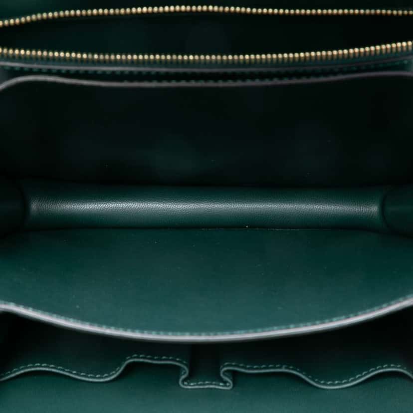 Celine Medium Calfskin Classic Box Green Leather Very good condition - Model View