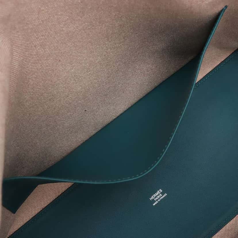 Hermès Toile H and Swift Cabas H en Biais 40 Beige Canvas Very good condition - Model View