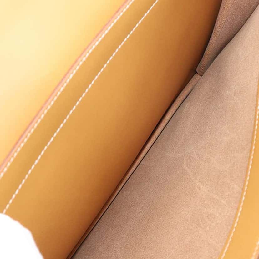 Hermès Barenia Sac a Depeches 38 Yellow Leather Very good condition - Model View