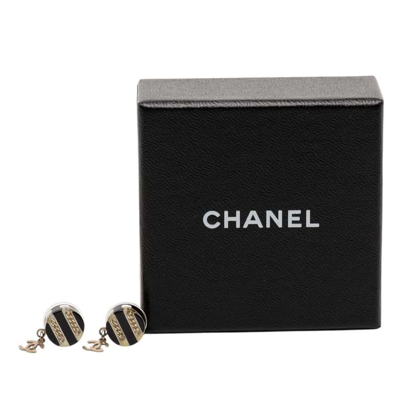Chanel Brass Resin CC Drop Round Push Back Earrings Black Very good condition - Model View