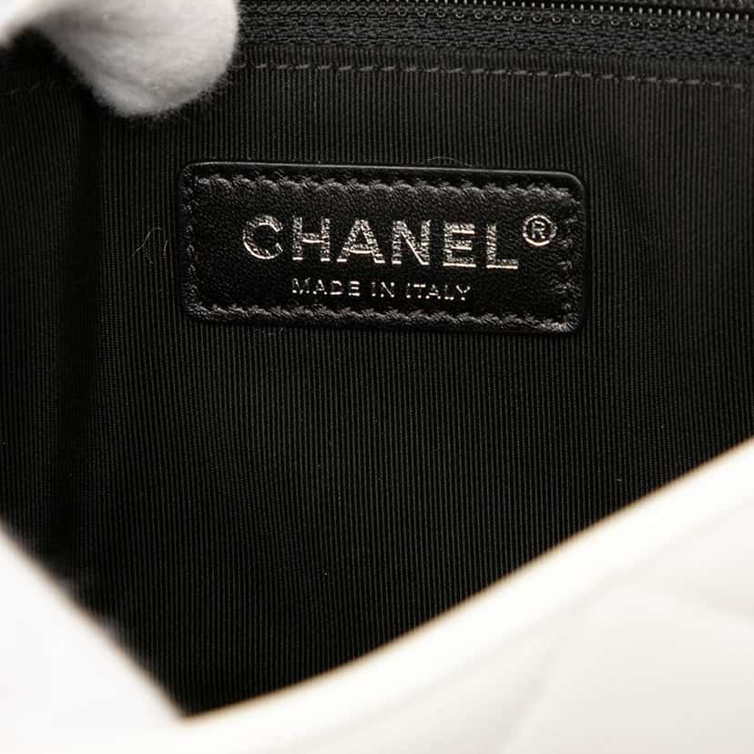 Chanel Medium Quilted Caviar My Everything Flap White Leather Very good condition - Box View