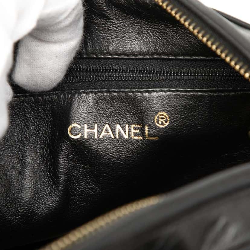 Chanel CC Quilted Lambskin Tassel Camera Bag Black Leather Very good condition - Box View
