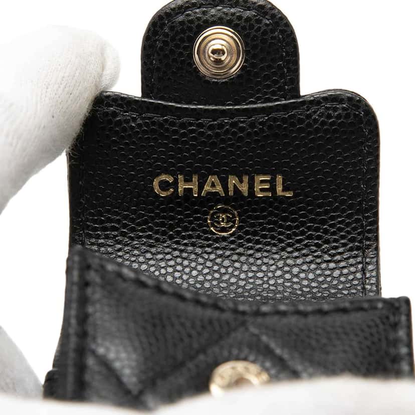 Chanel CC Quilted Caviar AirPods Case Black Leather Very good condition - Box View