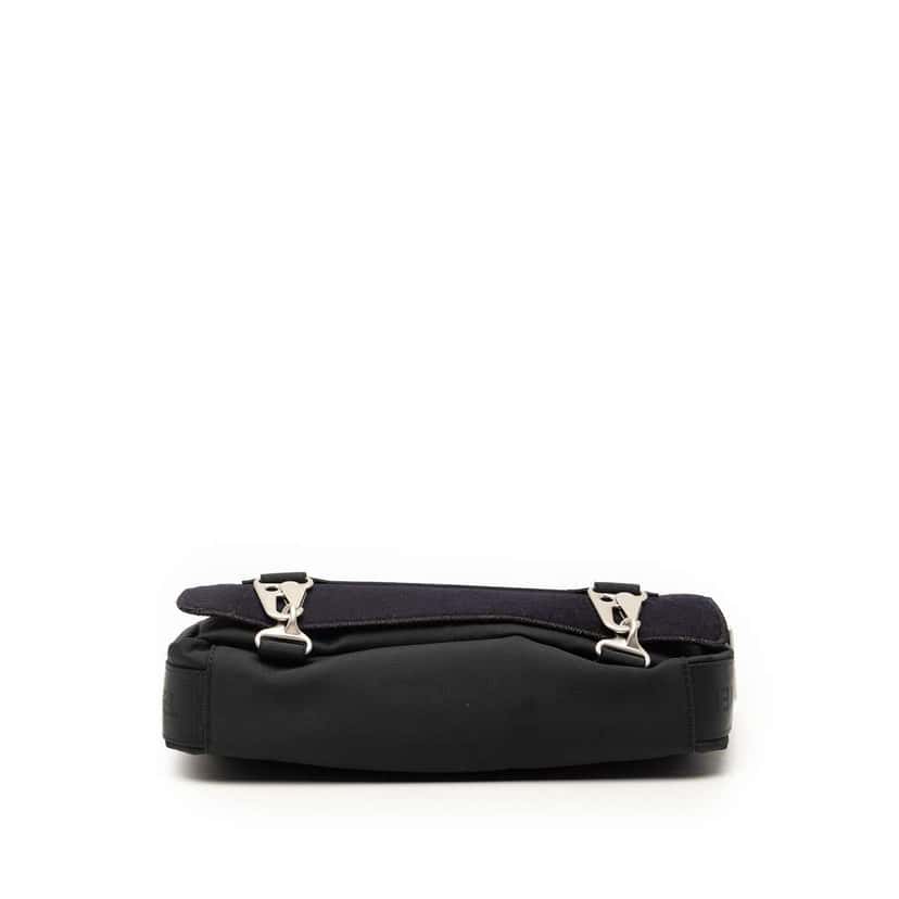 Chanel Nylon Sport Line Crossbody Blue Good condition - Inside View