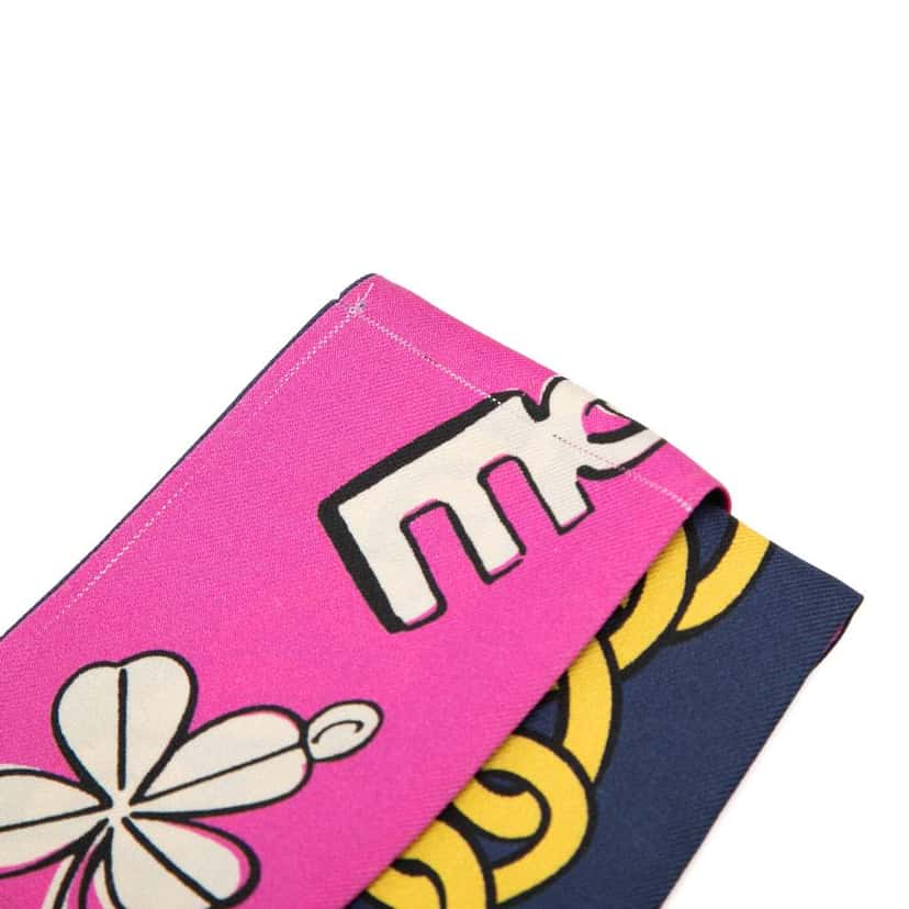 Chanel Coco Charms Print Silk Slim Bandeau Scarf Pink Silk Very good condition - Model View