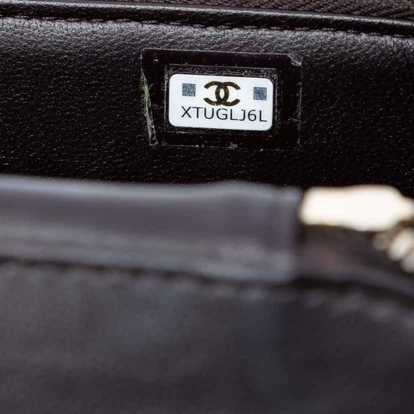 Chanel Small Quilted Lambskin Pillow Crush Vanity Case with Chain Purple Leather Very good condition - Box View