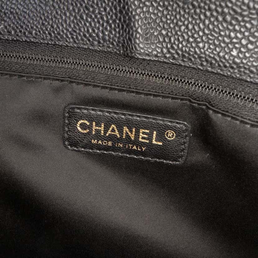Chanel Caviar Grand Shopping Tote Black Leather Very good condition - Box View