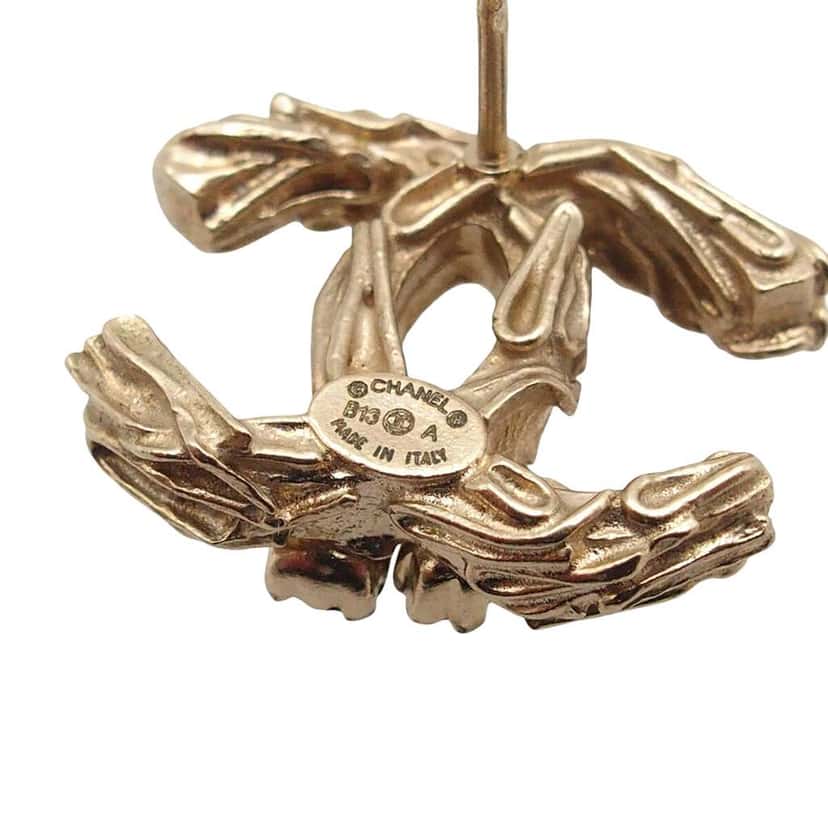 Chanel CC Brass and Strass Push Back Earrings Gold Metal Very good condition - Box View