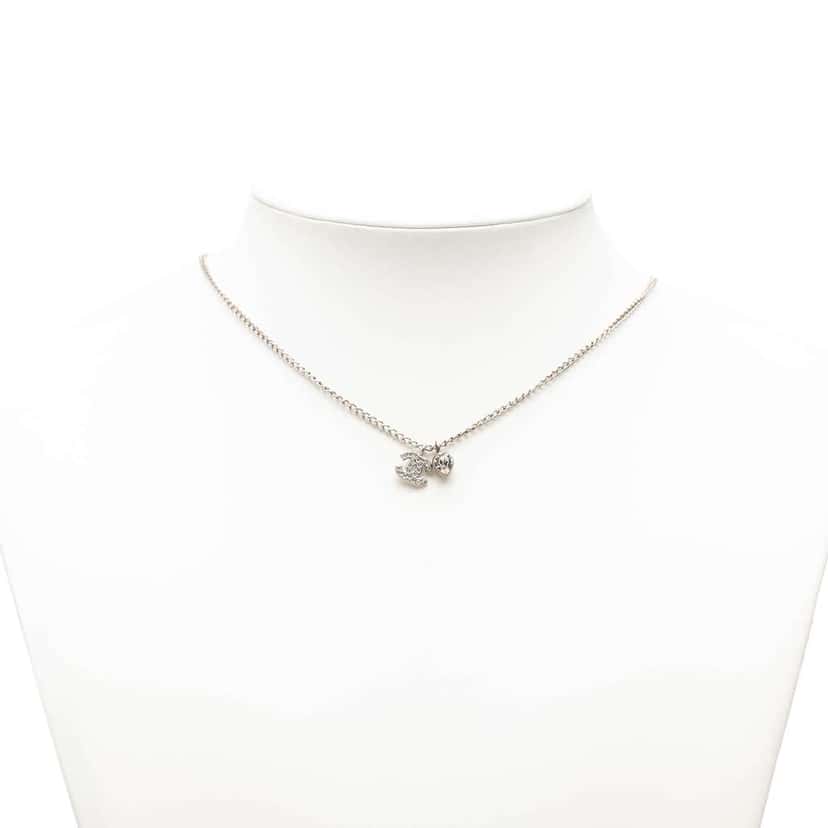 Chanel CC Brass and Strass Heart Pendant Necklace Silver Brass Very good condition - Box View