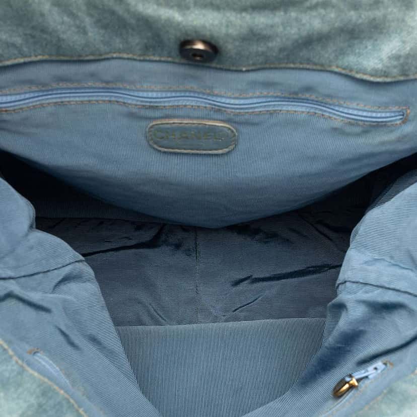 Chanel CC Denim Tortoise Handle Tote Blue Denim Very good condition - Model View