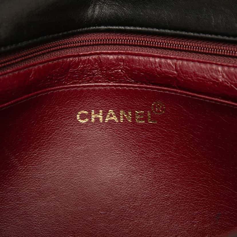 Chanel CC Quilted Lambskin Flap Crossbody Black Leather Very good condition - Box View