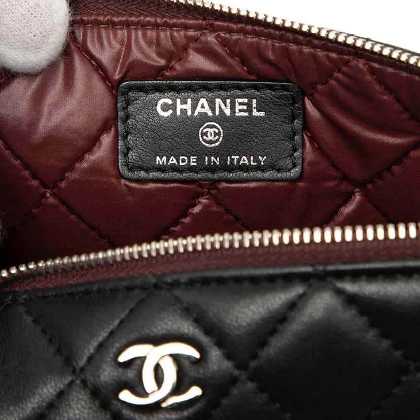 Chanel CC Quilted Lambskin Zip Pouch Black Leather Very good condition - Box View