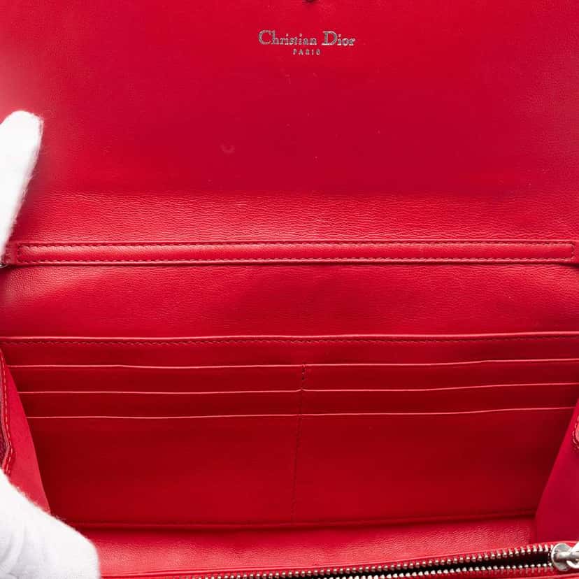 Dior Grained Calfskin Diorama Croisiere Wallet on Chain Red Leather Very good condition - Model View