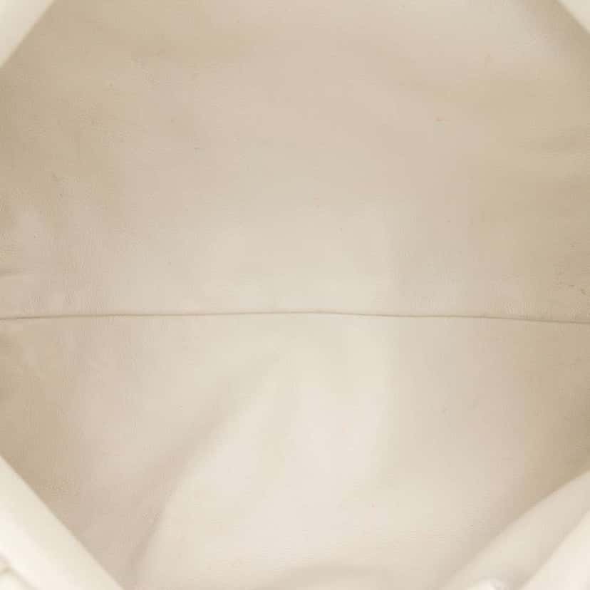 Bottega Veneta Lambskin Chain Pouch White Leather Very good condition - Model View