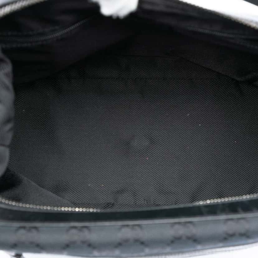 Gucci GG Canvas Shoulder Bag Black Canvas Very good condition - Model View