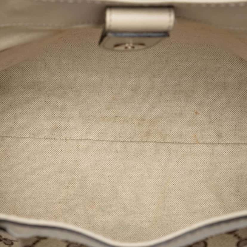 Gucci Medium GG Canvas Sukey Tote Beige Canvas Very good condition - Model View
