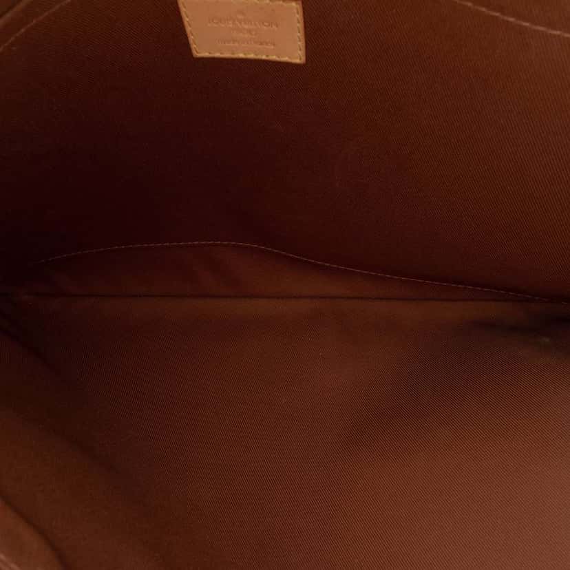 Louis Vuitton Monogram Etui Voyage MM Brown Very good condition - Model View