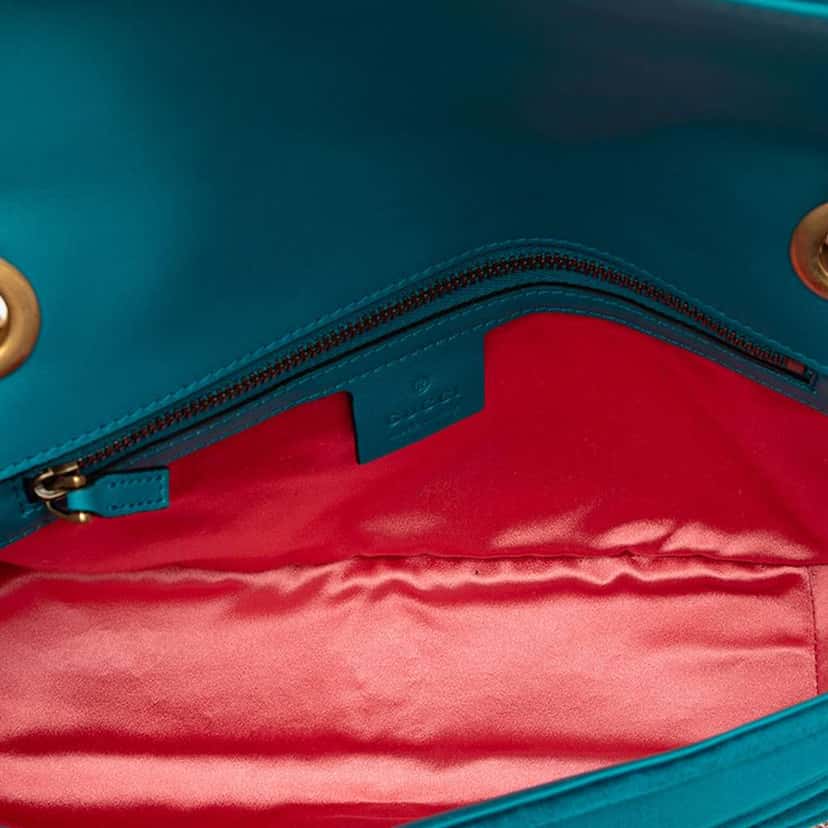 Gucci Medium GG Marmont Matelasse Velvet Embellished Shoulder Bag Blue Velvet Very good condition - Model View